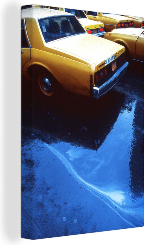 Canvas Schilderij Reflecterende gele taxi's - 20x30 cm - Wanddecoratie