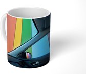 Mok - Geparkeerde auto in een regenboog straat - 350 ML - Beker