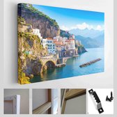 Onlinecanvas - Schilderij - Amalfi Stadsgezicht Aan De Kust De Middellandse Zee. Italië Art Horizontaal - Multicolor - 115 X 75 Cm