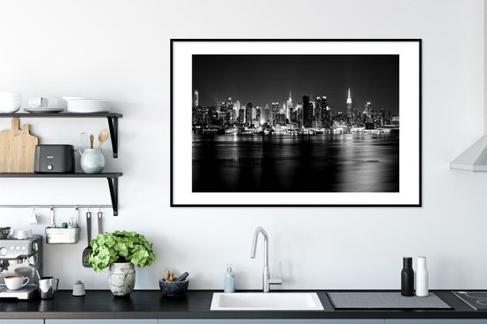 Cadre photo avec affiche Zwart Wit- Skyline réfléchie de New York - noir et blanc - 120x80 cm - Cadre pour affiche