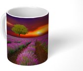 Mok - lavendelveld op een donkere avond met zonsondergang - 350 ML - Beker