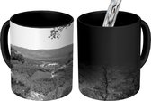 Magische Mok - Foto op Warmte Mok - Uitzicht van Monument Berg - zwart wit - 350 ML