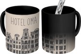 Magische Mok - Foto op Warmte Mokken - Koffiemok - Hotel oma - Spreuken - Quotes - Oma - Magic Mok - Beker - 350 ML - Theemok - Mok met tekst