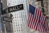 Amerikaanse vlaggen op Wall Street in New York City - Foto op Tuinposter - 90 x 60 cm