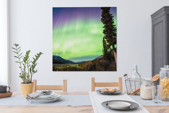 Canvas Schilderij Noorderlicht - Boom - Berg - Natuur - 90x90 cm - Wanddecoratie