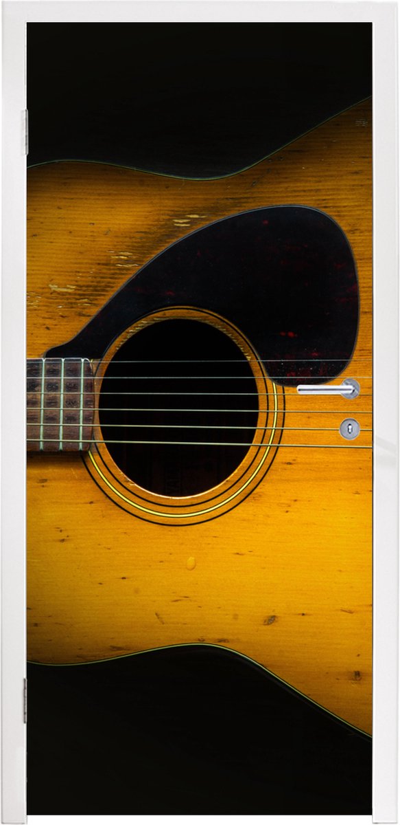 Afbeelding van product StickerSnake  Deursticker Oude akoestische gitaar op een donkere achtergrond - 80x215 cm - Deurposter