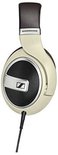 Sennheiser HD 599 koptelefoon in beige met bruine accenten en Sennheiser logo op de oorschelpen.