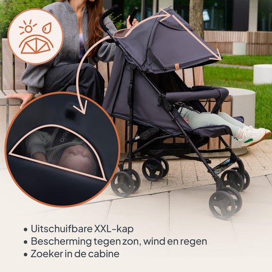 Donkergrijze buggy met uitschuifbare XXL-kap die beschermt tegen zon, wind en regen.