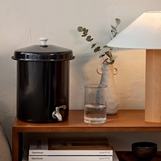 Ecofiltro 5L Zwart in modern keukeninterieur