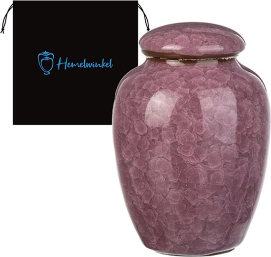 Paarse urn met bloemmotief en een zwarte stofzak met logo 'Hemelwinkel'.