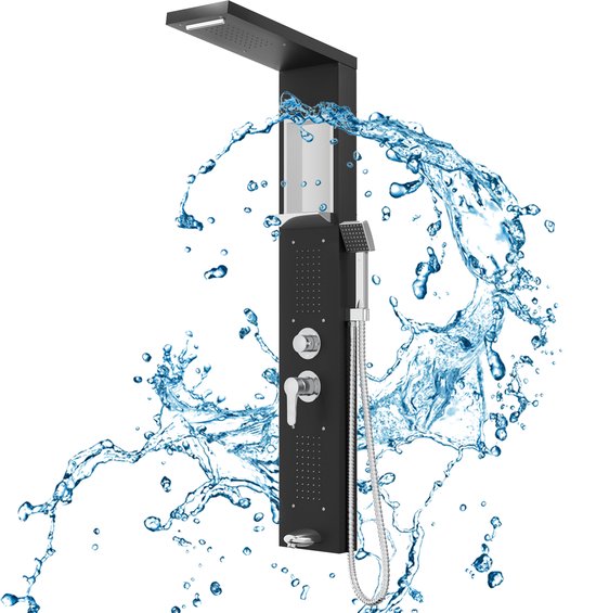 Zwart douchepaneel met een ingebouwde handdouche en diverse waterfuncties, omringd door waterstralen.