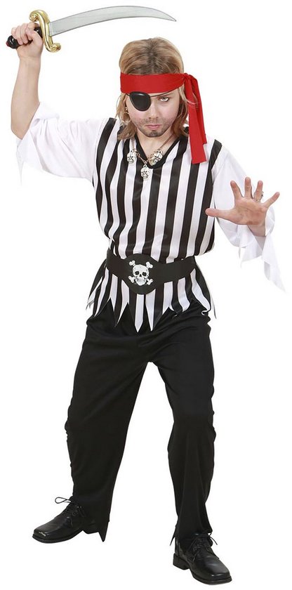 Garçon en costume de pirate | 104