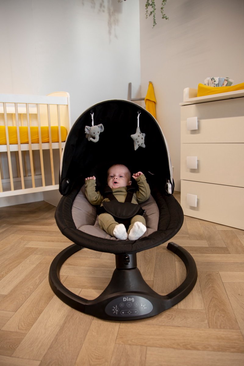 Ding Hugg Swing Babyschommel - Zwart - Draaibare babyswing - Met Muziek en Bluetooth — afbeelding 8
