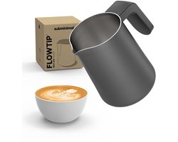 Subminimal FlowTip Melkkan - Melkkannetje Opschuim - Ergonomische Barista Melkopschuimkan - Voor koffie, matcha, latte, cappuccino - 450ml, Zwart