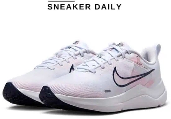 Nike Downshifter 12 PRM - Dames Hardloopschoen - Maat 39 - Wit/Roze - Limited edition