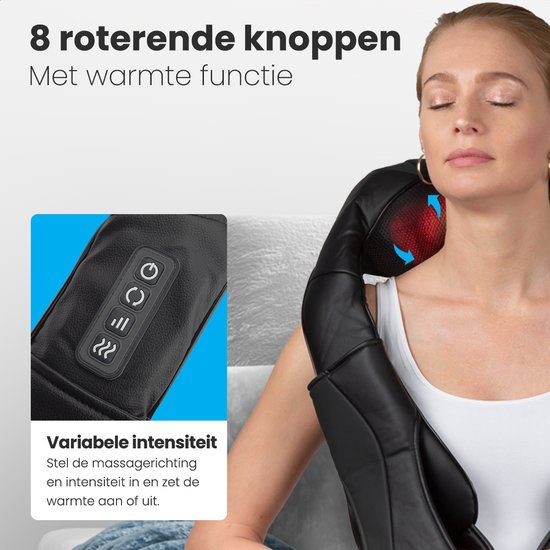 Vrouw met gesloten ogen, ontvangt een massage van het zwarte Auronic apparaat met rode infraroodlampjes.