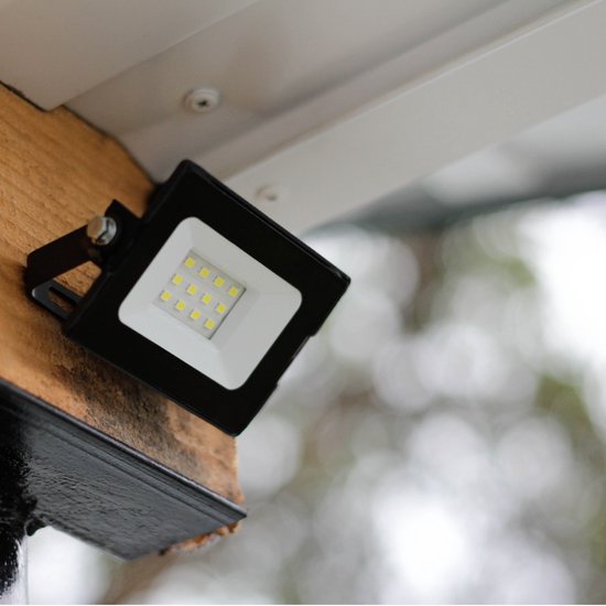 Lospitch 4 LED spots buiten, LED breedstraler 50W warm wit, superfelle LED spot 900LM, buitenspot IP66 waterdicht, breedstraler 3000K, voor tuin, garage, sportveld, podium (zonder stekker Lospitch 4 LED spots buiten, LED breedstraler 50W warm wit, superfelle LED spot 900LM, buitenspot IP66 waterdicht, breedstraler 3000K, voor tuin, garage, sportveld, podium (zonder stekker