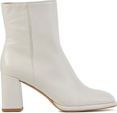 Witte Laarsjes met Gespen en Sierrits - Uwantisell.nl