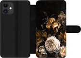Bookcase Geschikt voor iPhone 12 Pro telefoonhoesje - Roos - Goud - Boeket - Met vakjes - Wallet case met magneetsluiting