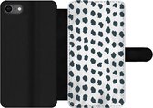 Bookcase Geschikt voor iPhone 8 telefoonhoesje - Stippen - Zwart - Marmer print - Met vakjes - Wallet case met magneetsluiting