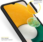 Accezz Hoesje Siliconen Geschikt voor Samsung Galaxy A13 (5G) / A04s - Accezz Liquid Silicone Backcover - Zwart