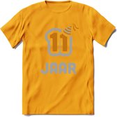 11 Jaar Feest T-Shirt | Goud - Zilver | Grappig Verjaardag Cadeau Shirt | Dames - Heren - Unisex | Tshirt Kleding Kado | - Geel - XL