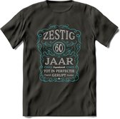 60 Jaar Legendarisch Gerijpt T-Shirt | Lichtblauw - Grijs | Grappig Verjaardag en Feest Cadeau Shirt | Dames - Heren - Unisex | Tshirt Kleding Kado | - Donker Grijs - XXL