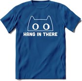 Hang In There - Katten T-Shirt Kleding Cadeau | Dames - Heren - Unisex | Kat / Dieren shirt | Grappig Verjaardag kado | Tshirt Met Print | - Donker Blauw - S