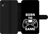 Bookcase Geschikt voor iPhone XR telefoonhoesje - Gamen - Quotes - Controller - Born to game - Zwart - Wit - Met vakjes - Wallet case met magneetsluiting