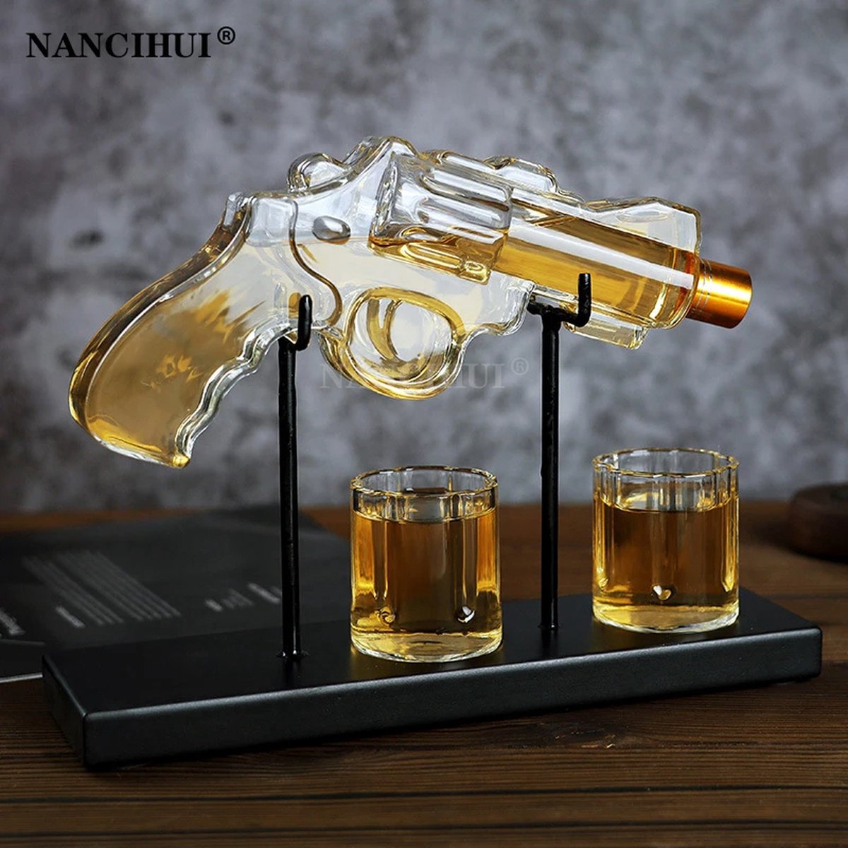 HandigEnzo Revolver Glazen Karaf - Whiskyglas Set Wijn - Dispenser - Bar Drinkbak - Pistoolvormige Glazen Fles - valentijnscadeau Heren Geschenken