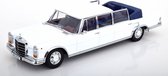 Het 1:18 Diecast-model van de Mercedes-Benz 600 W100 Laundalet uit 1964 in wit. De fabrikant van het schaalmodel is KK Models. Dit model is alleen online verkrijgbaar