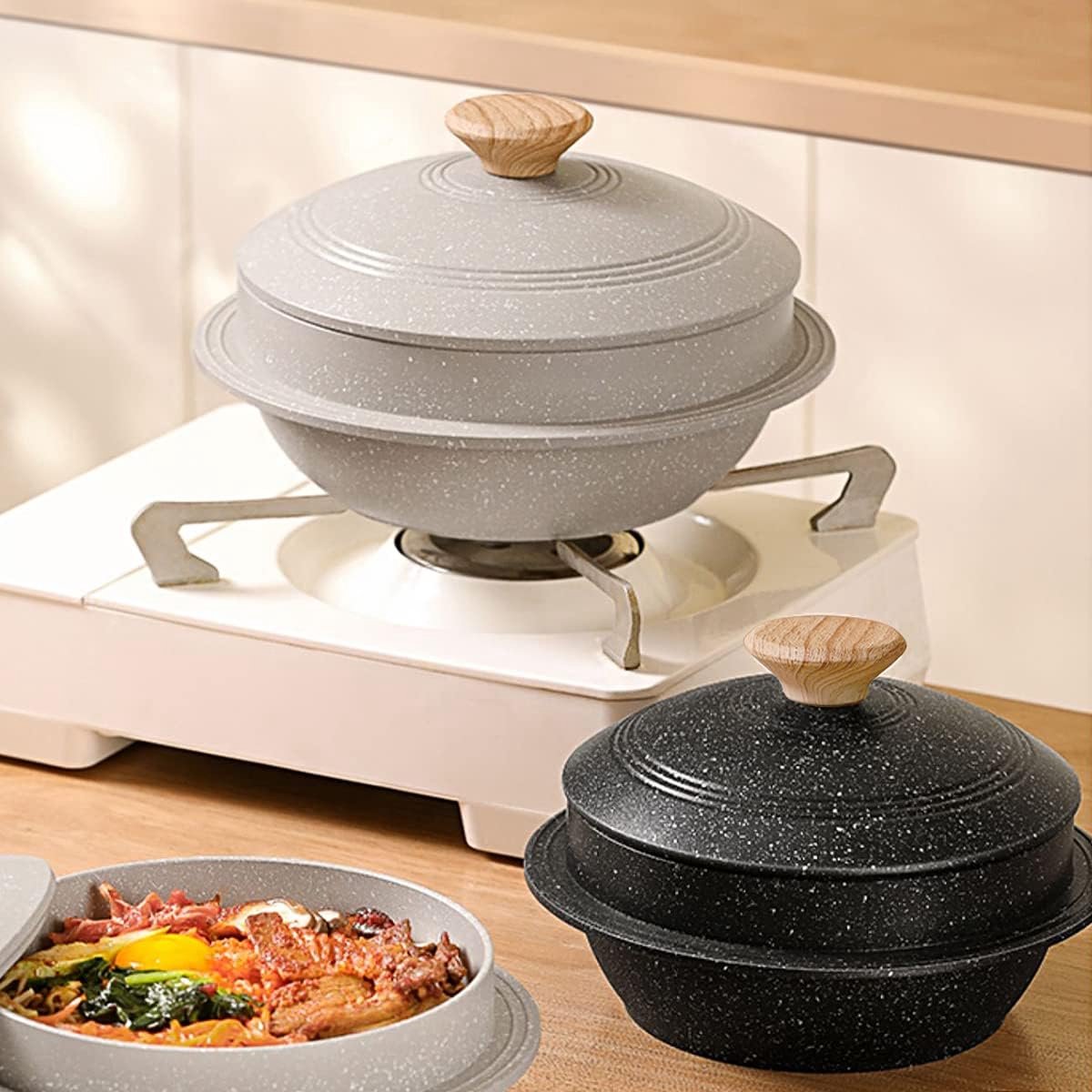 Dikke Gietijzeren Dolsot Bibimbap Kom met Houten Basis 900ml Soep Rijst & Stoofpot Inductie & Oven Veilig Duurzaam Perfect voor Koreaanse Keuken