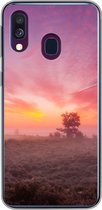 Geschikt voor Samsung Galaxy A40 hoesje - Paarse tinten in Nederlands landschap - Siliconen Telefoonhoesje