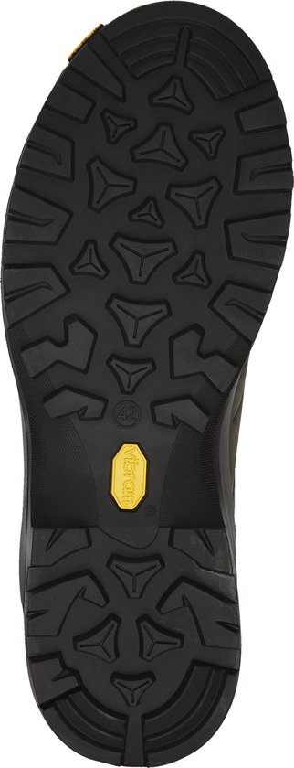 Onderkant van een burgundy wandelschoen met Vibram zool en een maat 42 label.