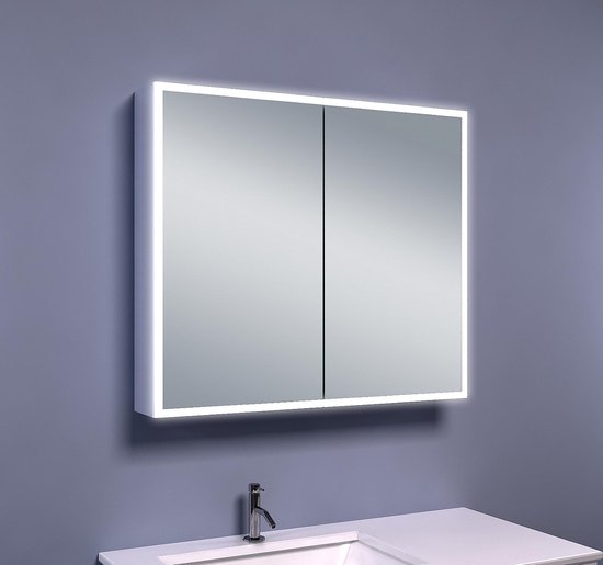 Spiegelkast Quatro 80x70x13cm Aluminium Geintegreerde LED Verlichting Sensor Lichtschakelaar Stopcontact Glazen Planken