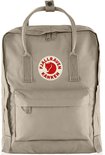 Lichtbruine Fjallraven Kanken rugzak met rood-wit logo.