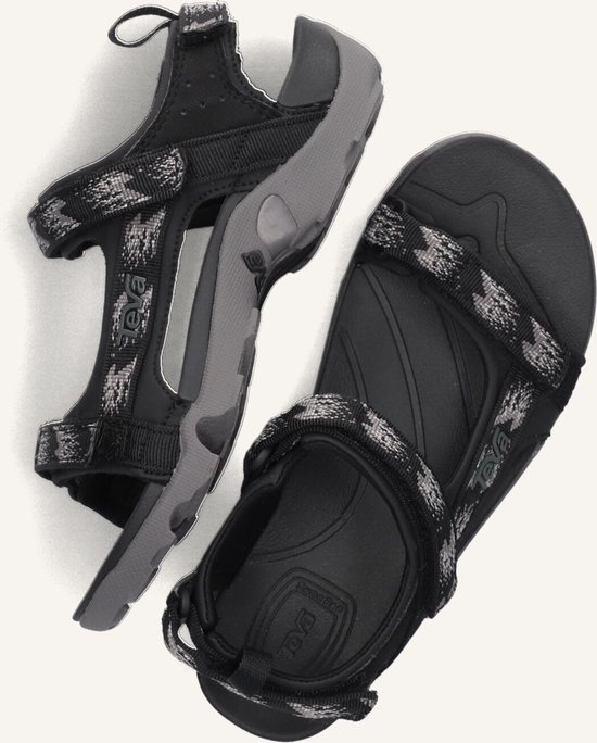 Zwarte Teva sandalen met grijs en zwart camouflagepatroon op de bandjes en een grijze zool.