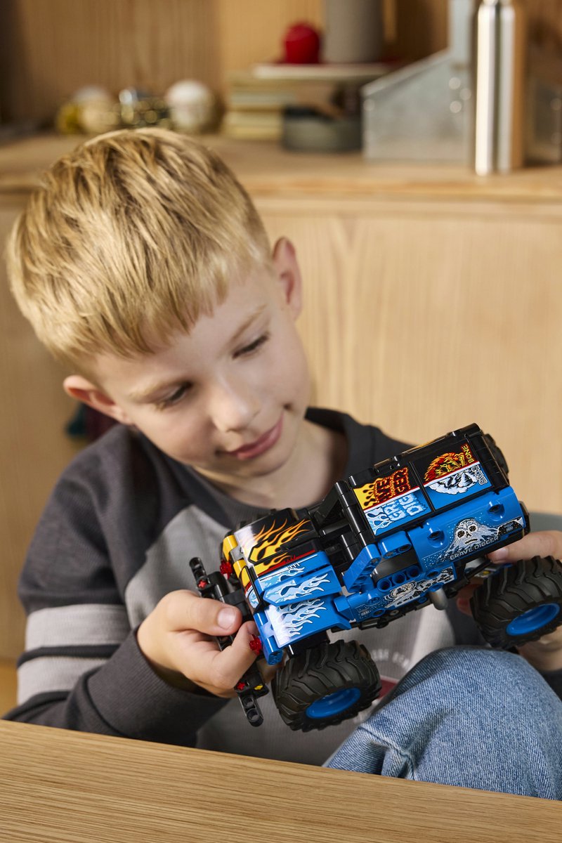 LEGO Technic 42219 - Monster Jam Grave Digger - Vuur & Ijs — afbeelding 10