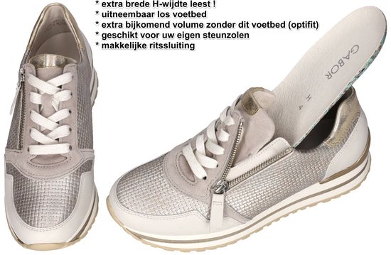 Beige leren sneakers met veters, rits en zilverkleurige accenten. Uitneembaar voetbed.