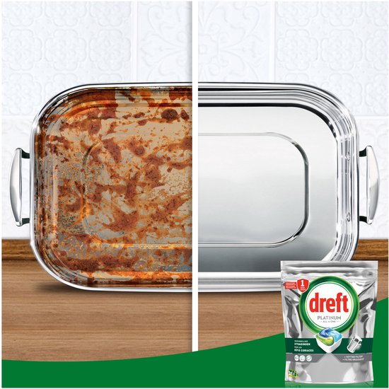 Voor en na foto van een ovenschotel: links vies, rechts schoon, met Dreft Platinum.