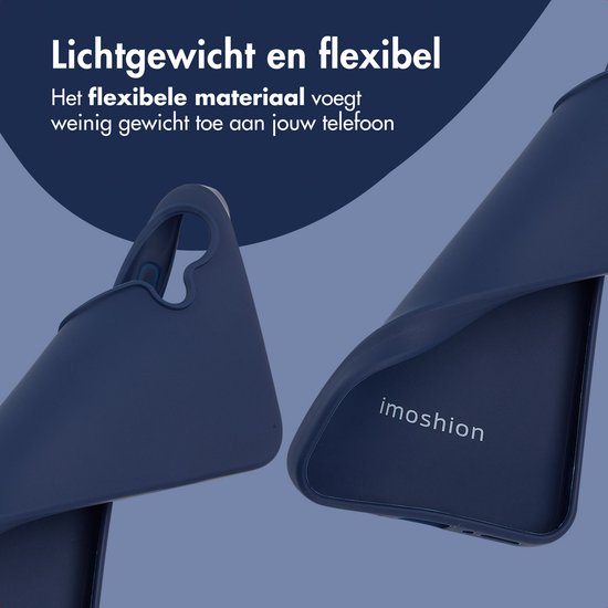 Donkerblauwe flexibele telefoonhoes, lichtgewicht en flexibel. Imoshion logo op de binnenkant.