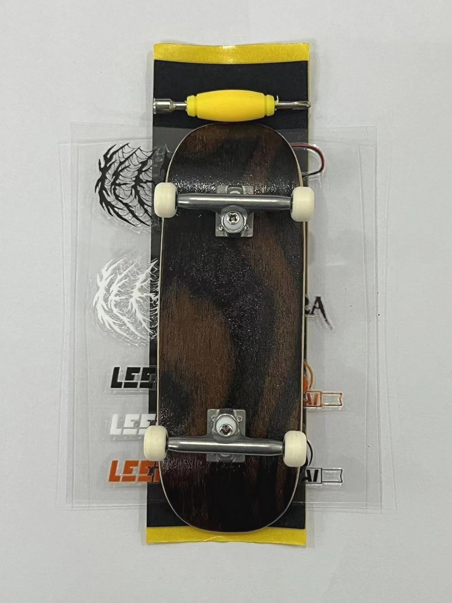 Pro Houten Toetsenbord Complete Set 34x96mm 5-Ply Maple Deck met leefai g4 Trucks en Urethaan 65d Mini Skateboard Wielen Bruin