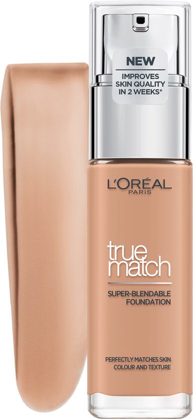 L'Oréal Paris True Match foundation in een medium bruine tint met een swatch.