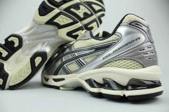 ASICS GEL-KAYANO 14 Oyster White / Steeple Grey - Baskets - 1203A537 - Taille 43,5