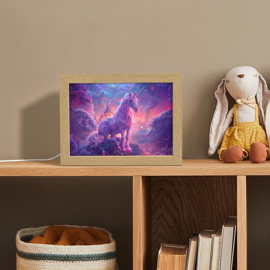 Nachtlampje 20x15 cm - Kinder lampje - Eenhoorn - Fantasy - Kasteel - Meisje - Paars - Roze - Tafellamp kinderkamer - Slaapkamer lamp - Bedlamp kinderen - Kinderlampje stopcontact - Wandlamp babykamer - Nachtlampjes van OnlyWow — afbeelding 3