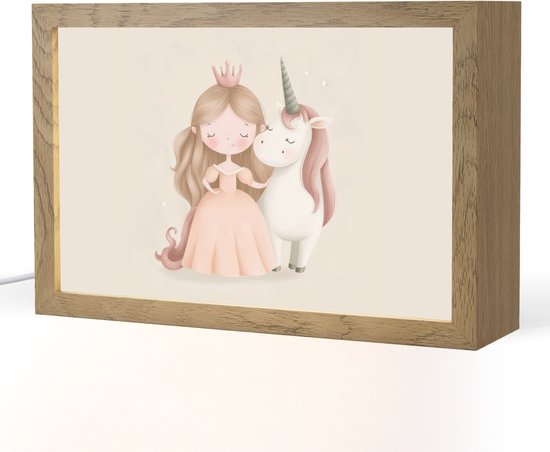 Prinses en eenhoorn nachtlampje met houten frame, pasteltinten, ideaal voor de kinderkamer.