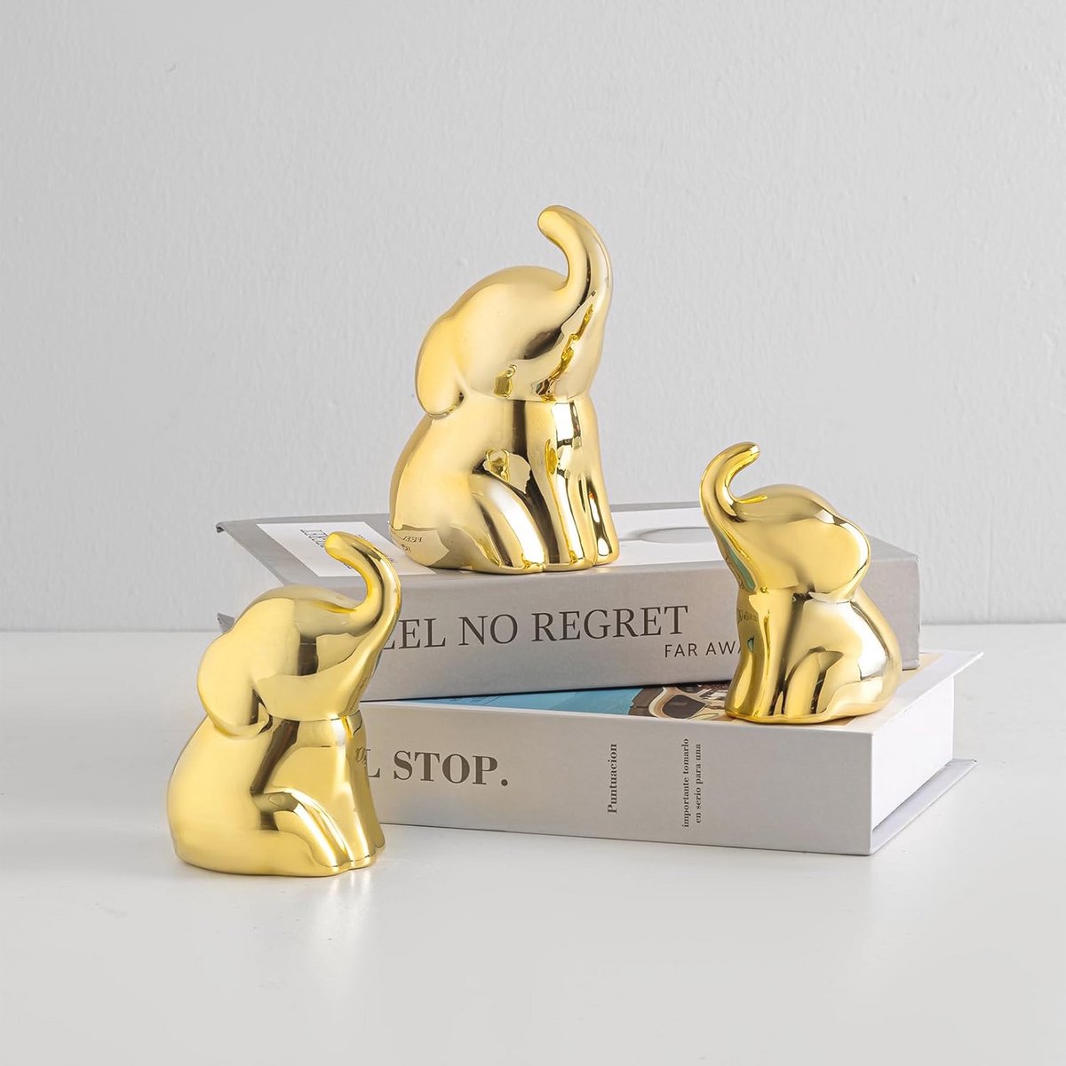 Set van 3 Schattige Gouden Olifantenbeelden - Decoratieve Accentstukken voor Planken, Woonkamer en Slaapkamer - Cadeaus voor Liefde, Familie