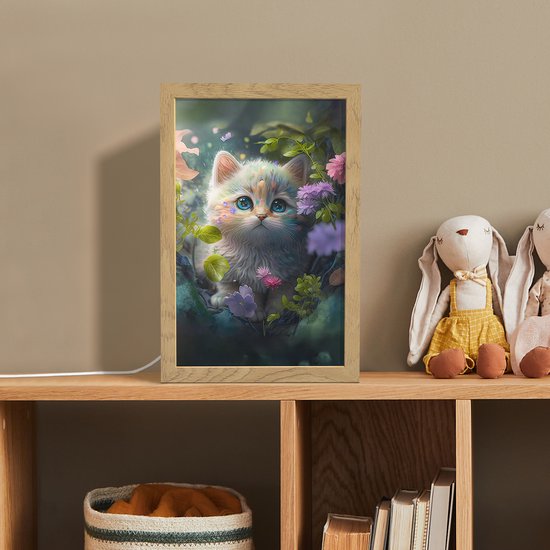 Nachtlampje 20x30 cm - Kinder lamp - Kitten - Bloemen - Bos - Illustratie - Poes - Tafellamp kinderkamer - Slaapkamer lamp - Bedlamp kinderen - Kinderlampje stopcontact - Wandlamp babykamer - Nachtlampjes van Merkloos — afbeelding 3