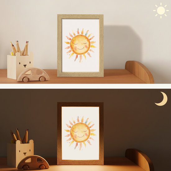 Nachtlampje 15x20 cm - Kinder lampje - Zon - Watercolor - Geel - Tafellamp kinderkamer - Slaapkamer lamp - Bedlamp kinderen - Kinderlampje stopcontact - Wandlamp babykamer - Nachtlampjes van OnlyWow — afbeelding 4