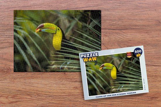 Puzzle Gros plan d'un toucan qui mange - Puzzle - Puzzle 500 pièces